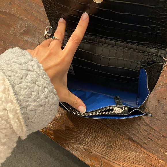 Black crocodile print shoulder purse - Picture 5 of 6